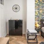 Apartahotel V62 Apartments- Downtown 4*