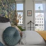 V62 Apartments- Downtown 4*