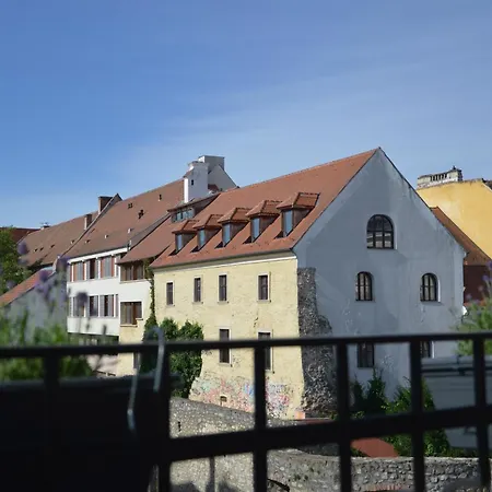 V62 Apartments- Downtown 4* Sopron