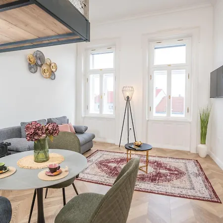 V62 Apartments- Downtown