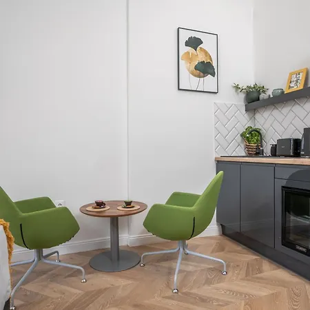 Aparthotel V62 Apartments- In The Downtown *