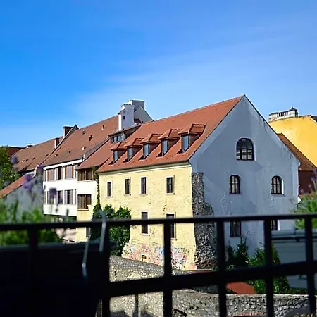 V62 Apartments- Downtown Lägenhetshotell 4*