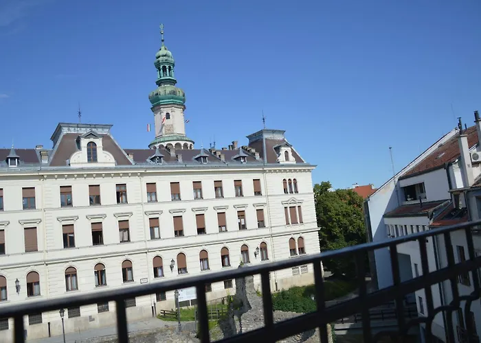 V62 Apartments- Downtown Hotel apartamentowy Sopron