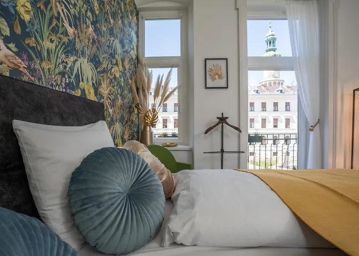 V62 Apartments- Downtown 4*