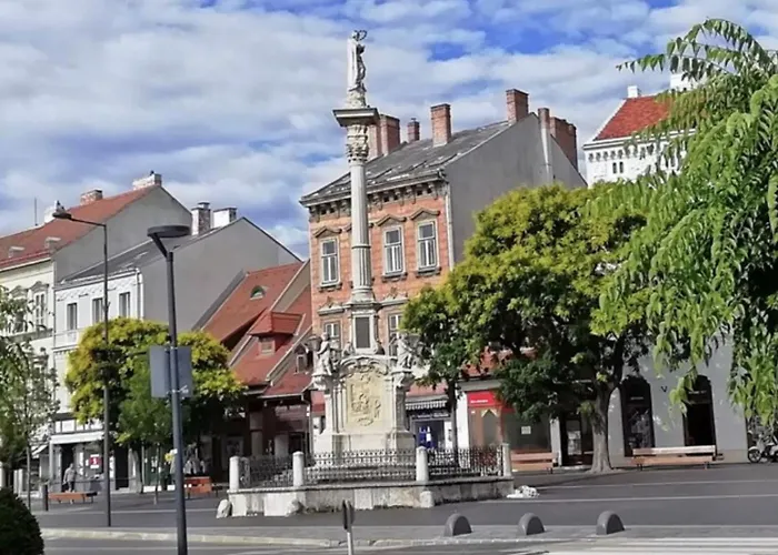V62 Apartments- Downtown Apartahotel Sopron